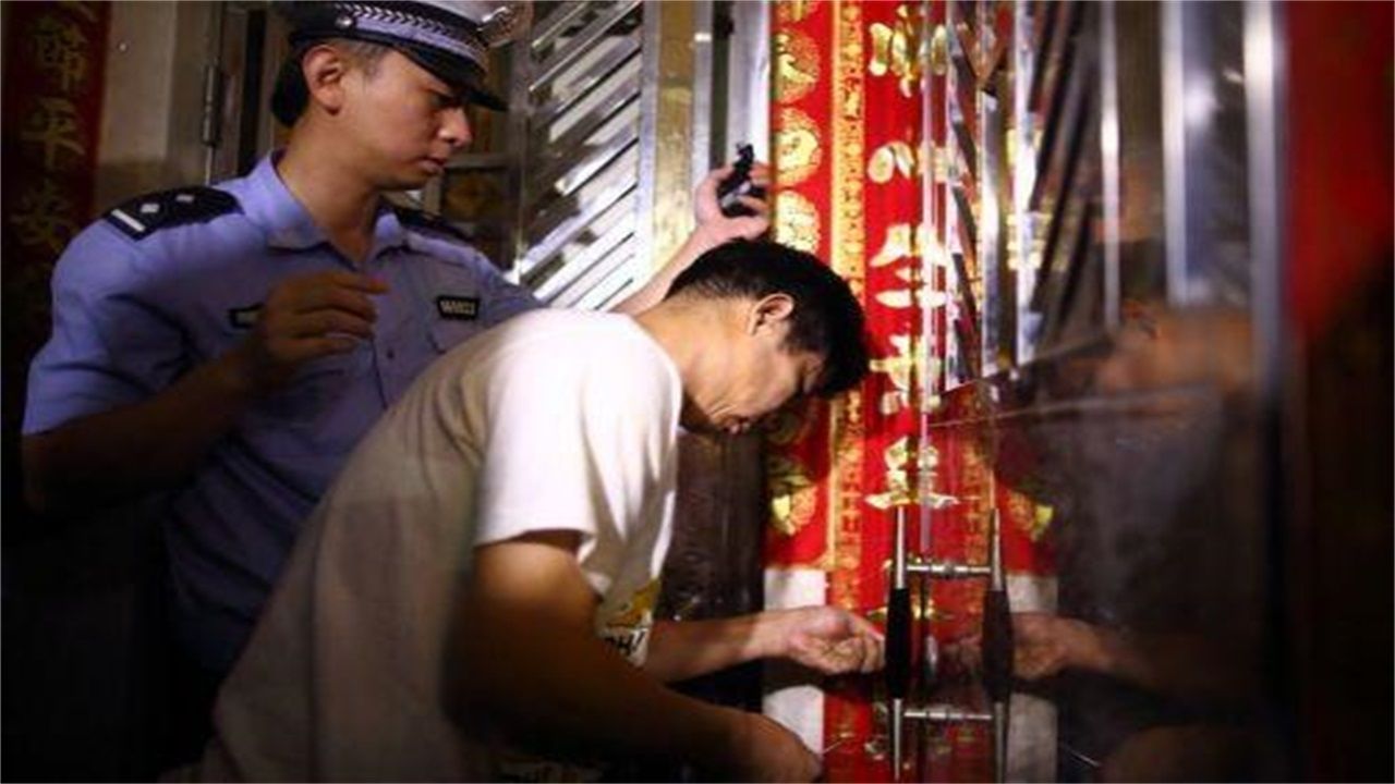 合肥请开锁师傅开了锁后，师傅为什么一般都不进门，就算主人请也不进去？